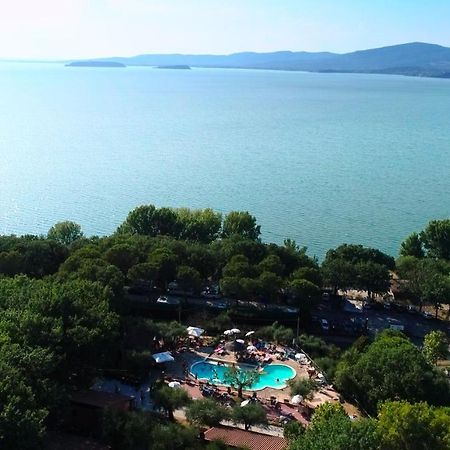 Cerquestra Camping Village Monte del Lago Extérieur photo