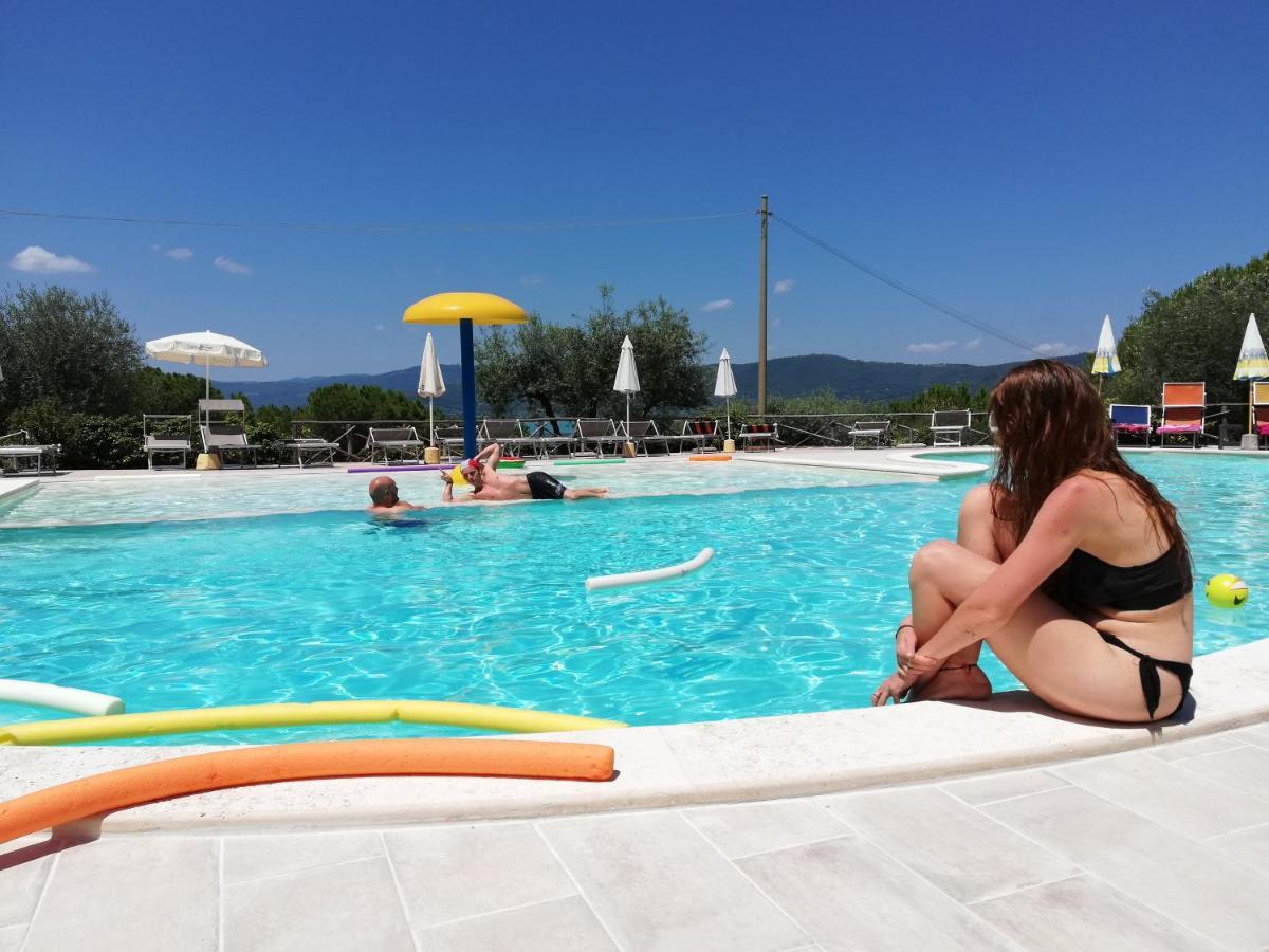 Cerquestra Camping Village Monte del Lago Extérieur photo