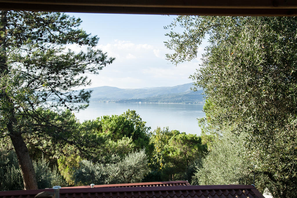 Cerquestra Camping Village Monte del Lago Extérieur photo