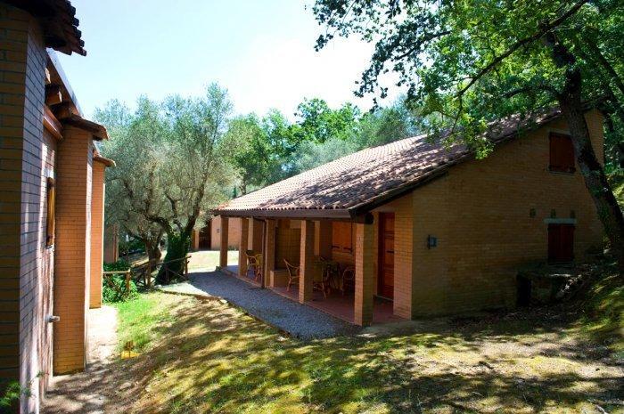 Cerquestra Camping Village Monte del Lago Extérieur photo