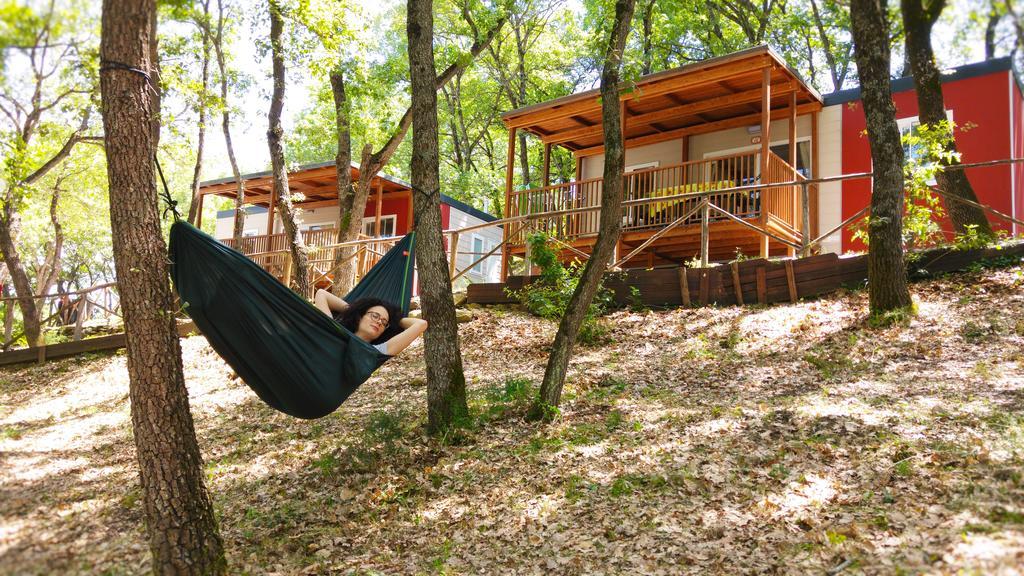 Cerquestra Camping Village Monte del Lago Extérieur photo