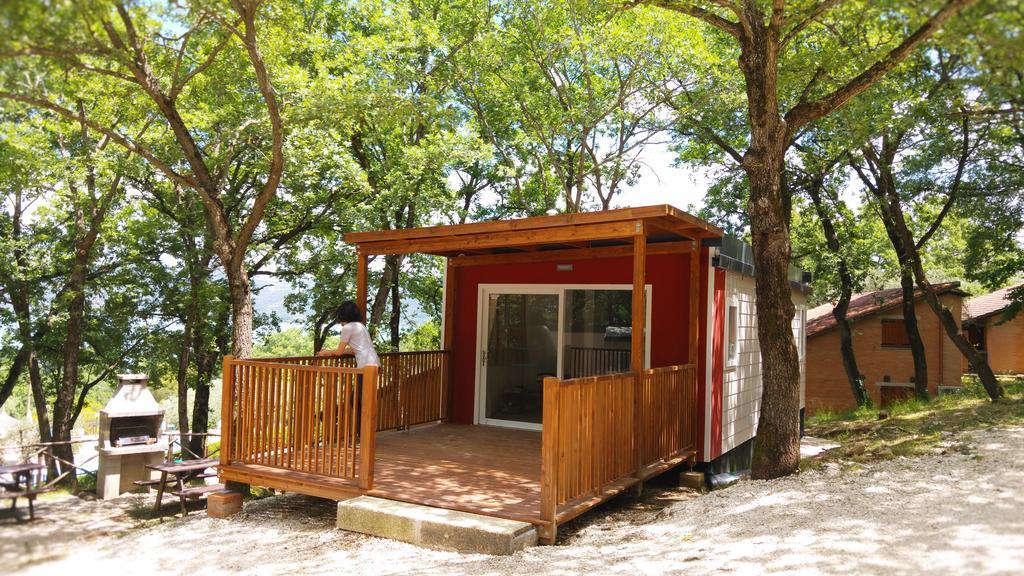 Cerquestra Camping Village Monte del Lago Extérieur photo