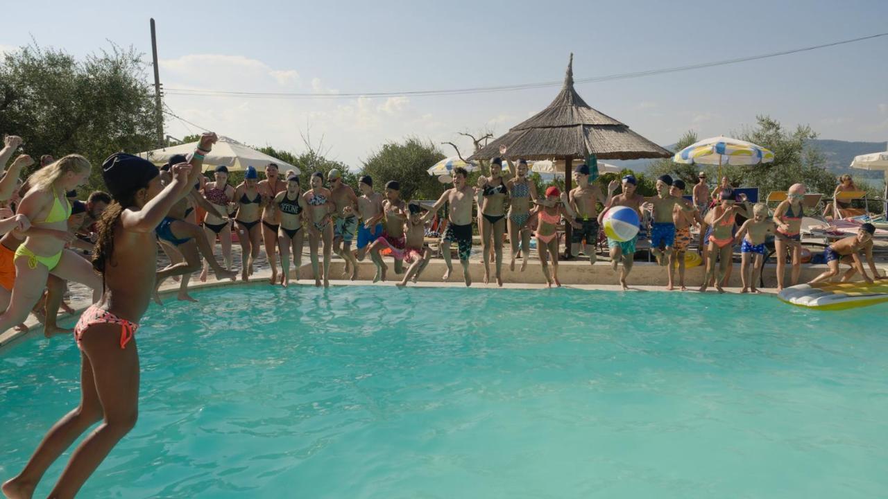 Cerquestra Camping Village Monte del Lago Extérieur photo