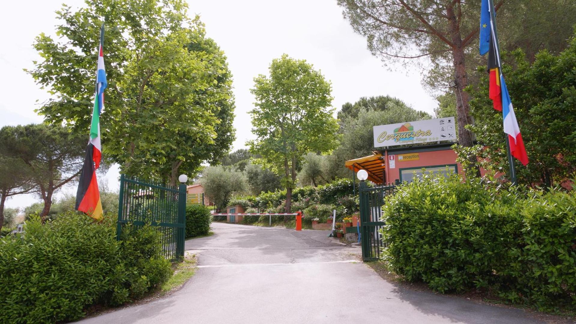 Cerquestra Camping Village Monte del Lago Extérieur photo