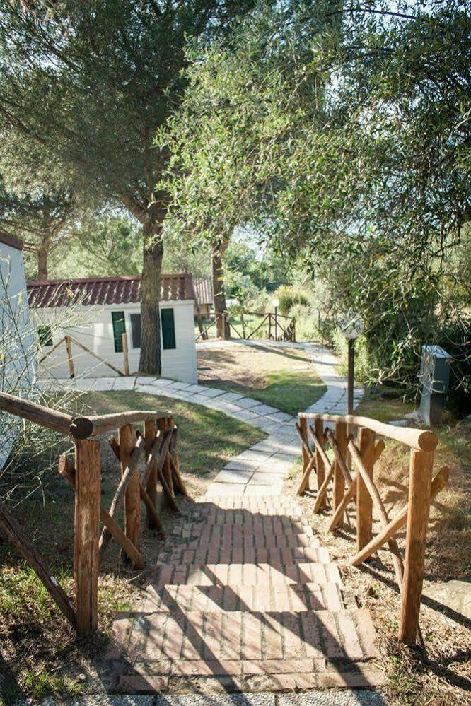 Cerquestra Camping Village Monte del Lago Extérieur photo